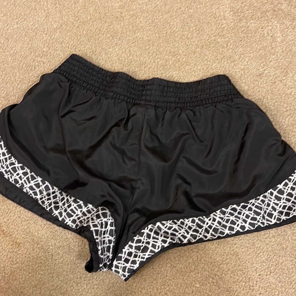 Running shorts - Picture 2 of 3